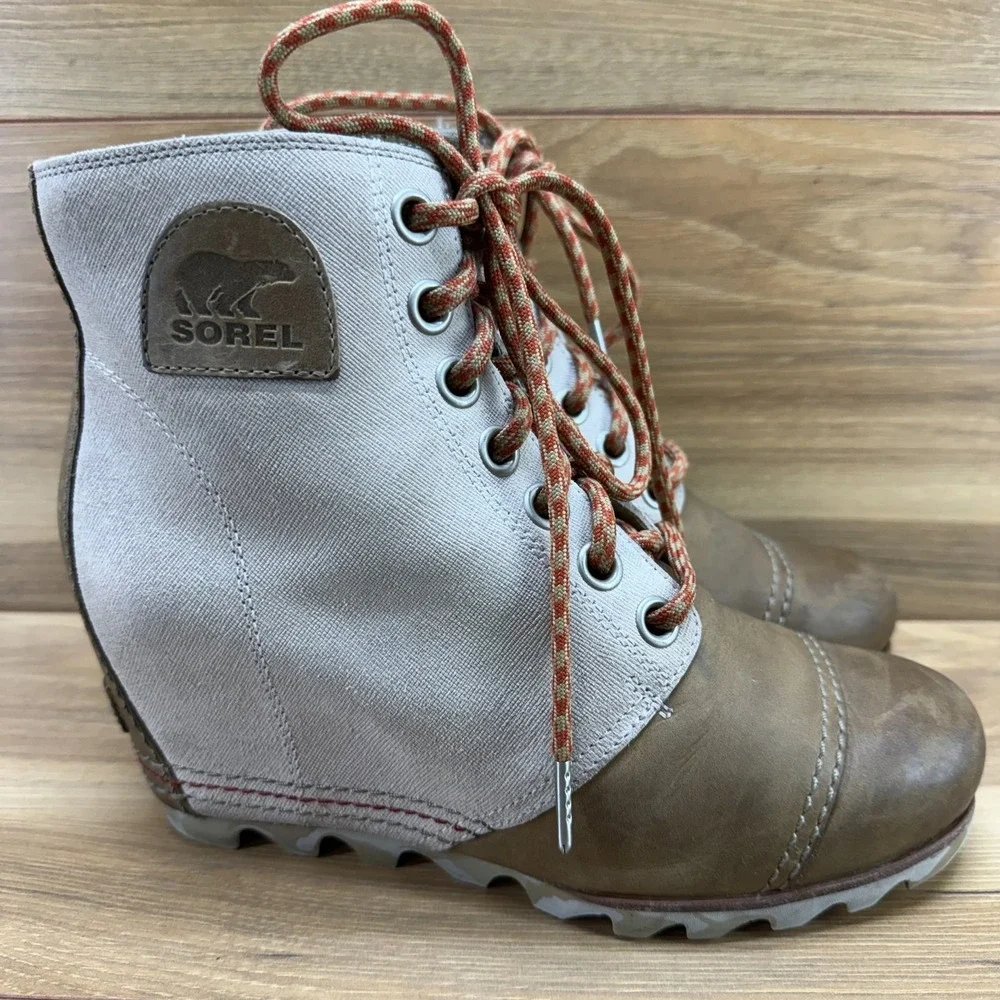 SOREL Joan Of Arctic Lexie Wedge Boots 8 Gray Taupe Waterproof Modern Chic